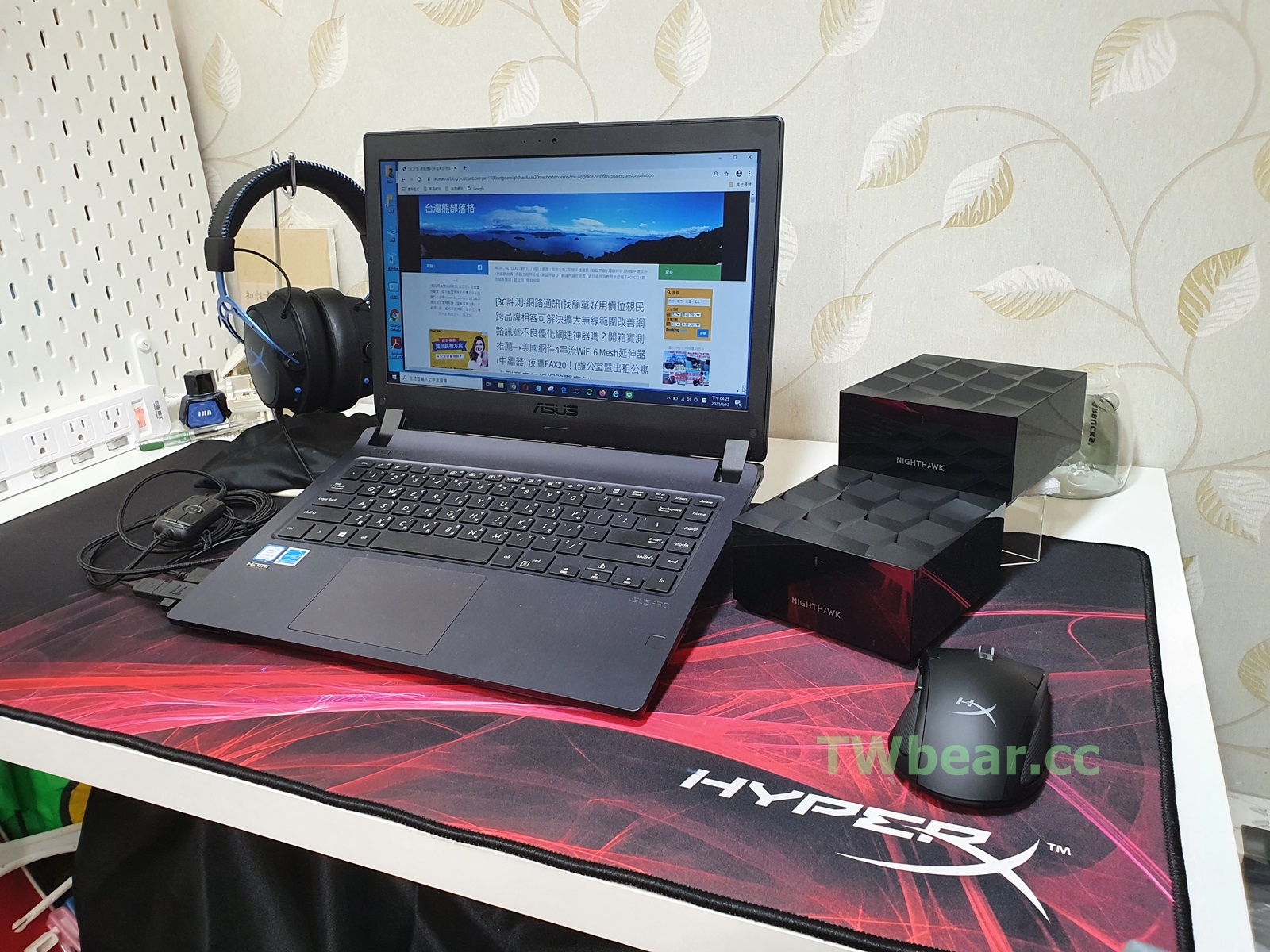 電腦周邊開箱評測 熱血拚搏就手 無線便利有線好用直覺讓人安心推薦的多元多介質可qi無線充電hyperx Pulsefire Dart無線電競滑鼠 換了再上 對自己好一點其實很簡單 熊愛3c 內含抽獎活動資訊 Yamaha機車一台 台灣熊部落格